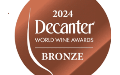 Médaille de Bronze au WWA DECANTER 2024 pour le Domaine de Saint Amand rouge 2020